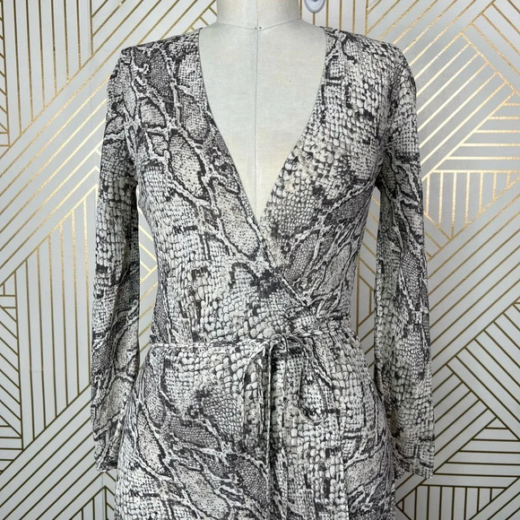 Reformation‎ Jaz Python Snake Print Wrap Midi Dress Gray Size Small - Picture 3 of 12
